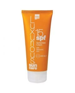 InterMed Luxurious Sun Care Body Cream SPF15 200ml Αντιηλιακή Κρέμα Σώματος με Υαλουρονικό Οξύ